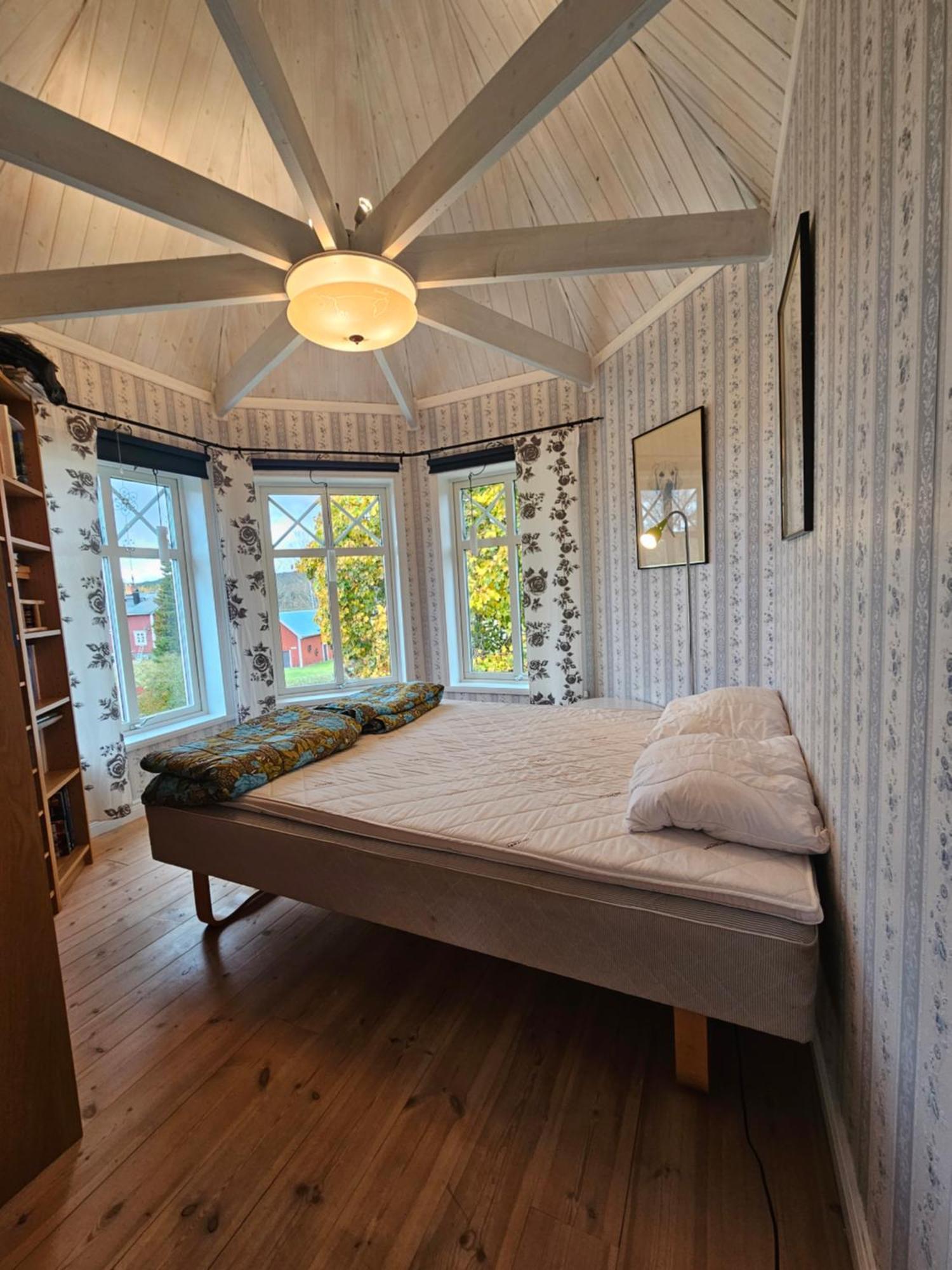 Romme Stugby Hotel Borlange Bagian luar foto
