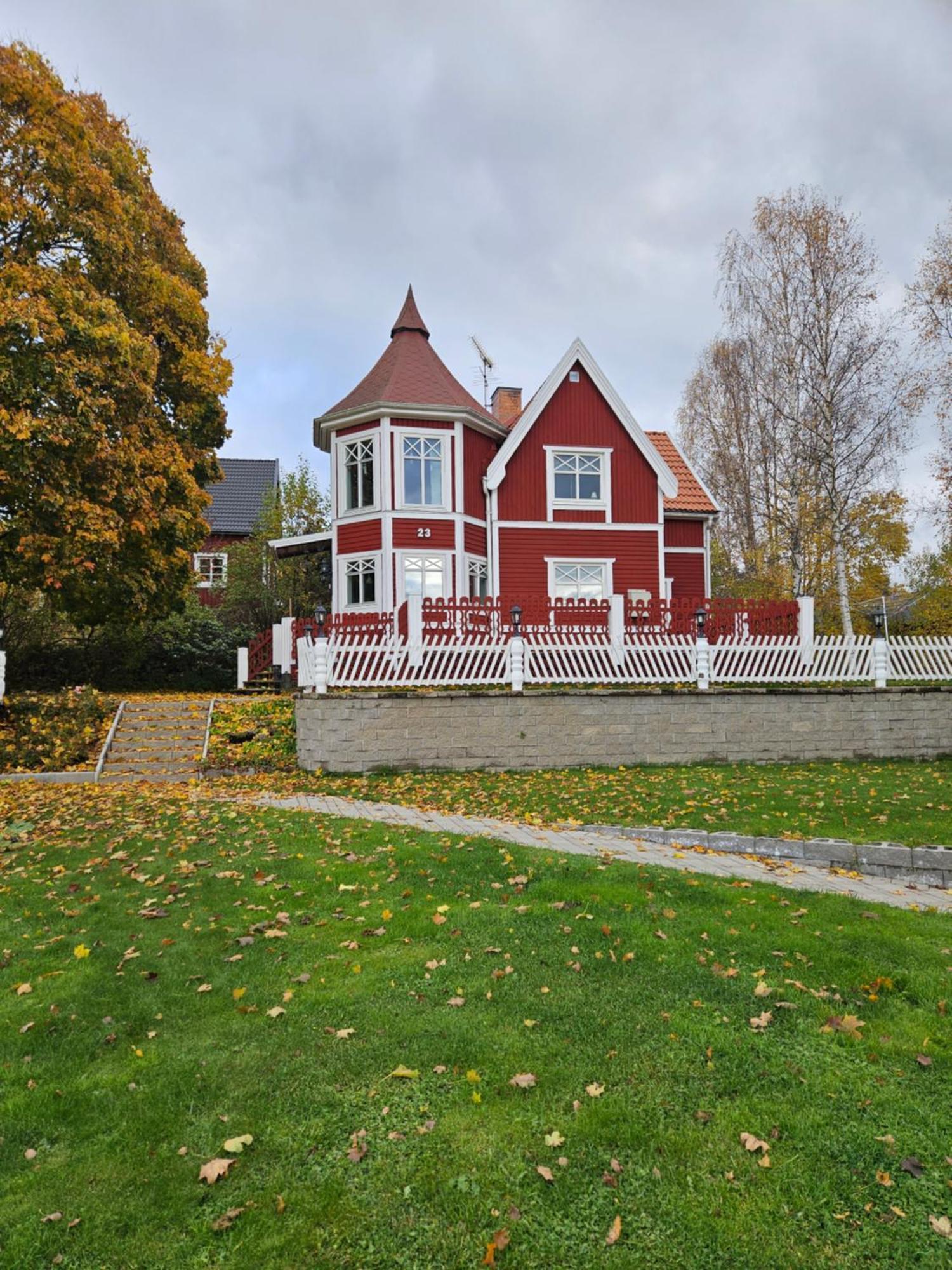 Romme Stugby Hotel Borlange Bagian luar foto
