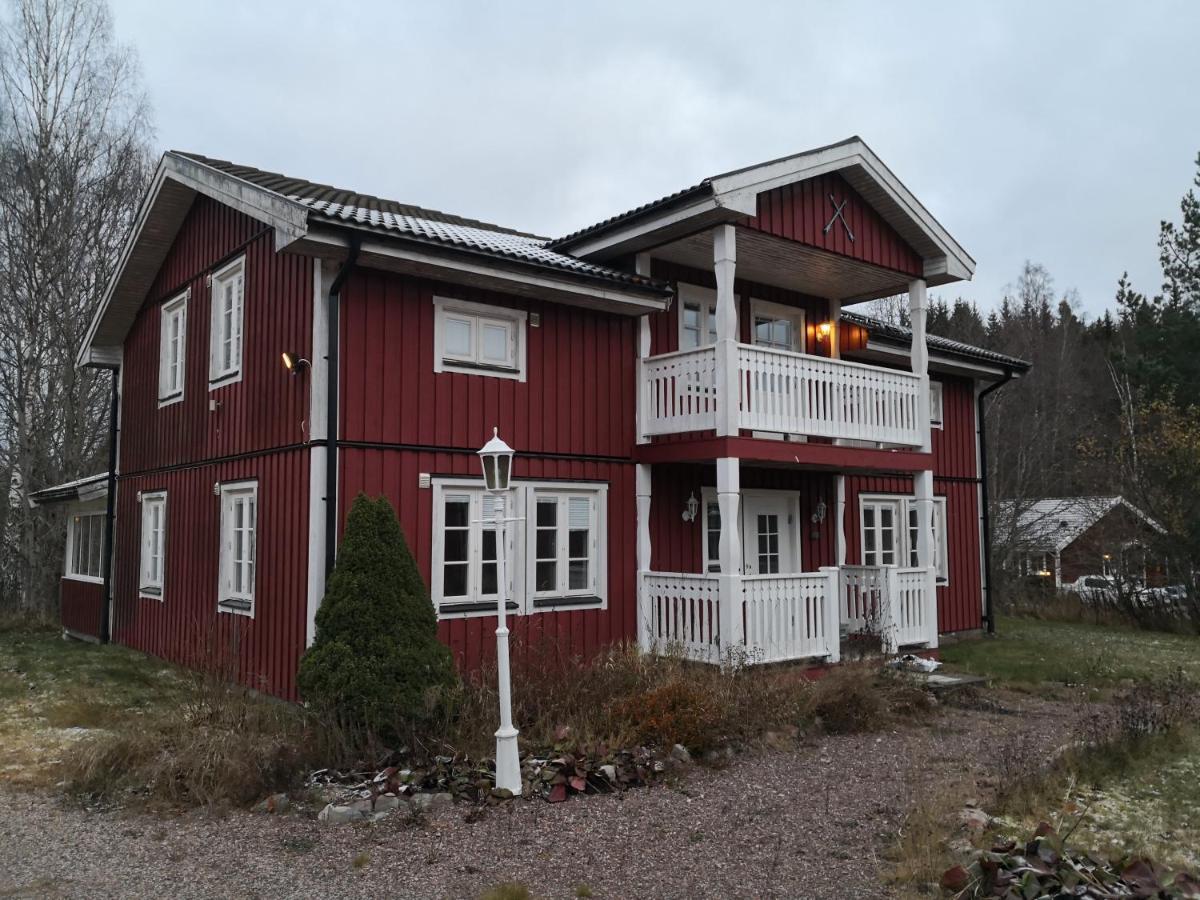 Romme Stugby Hotel Borlange Bagian luar foto